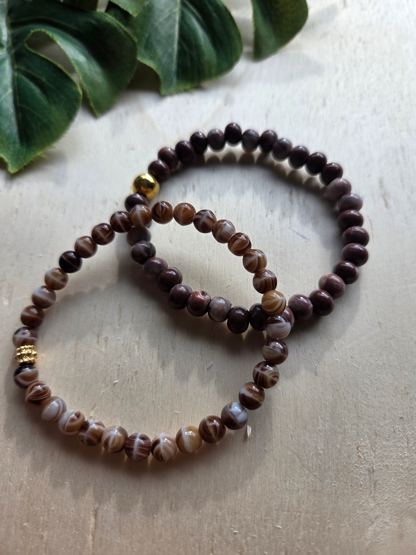 Armbänder 3 er Set braun mit Leo Kugel