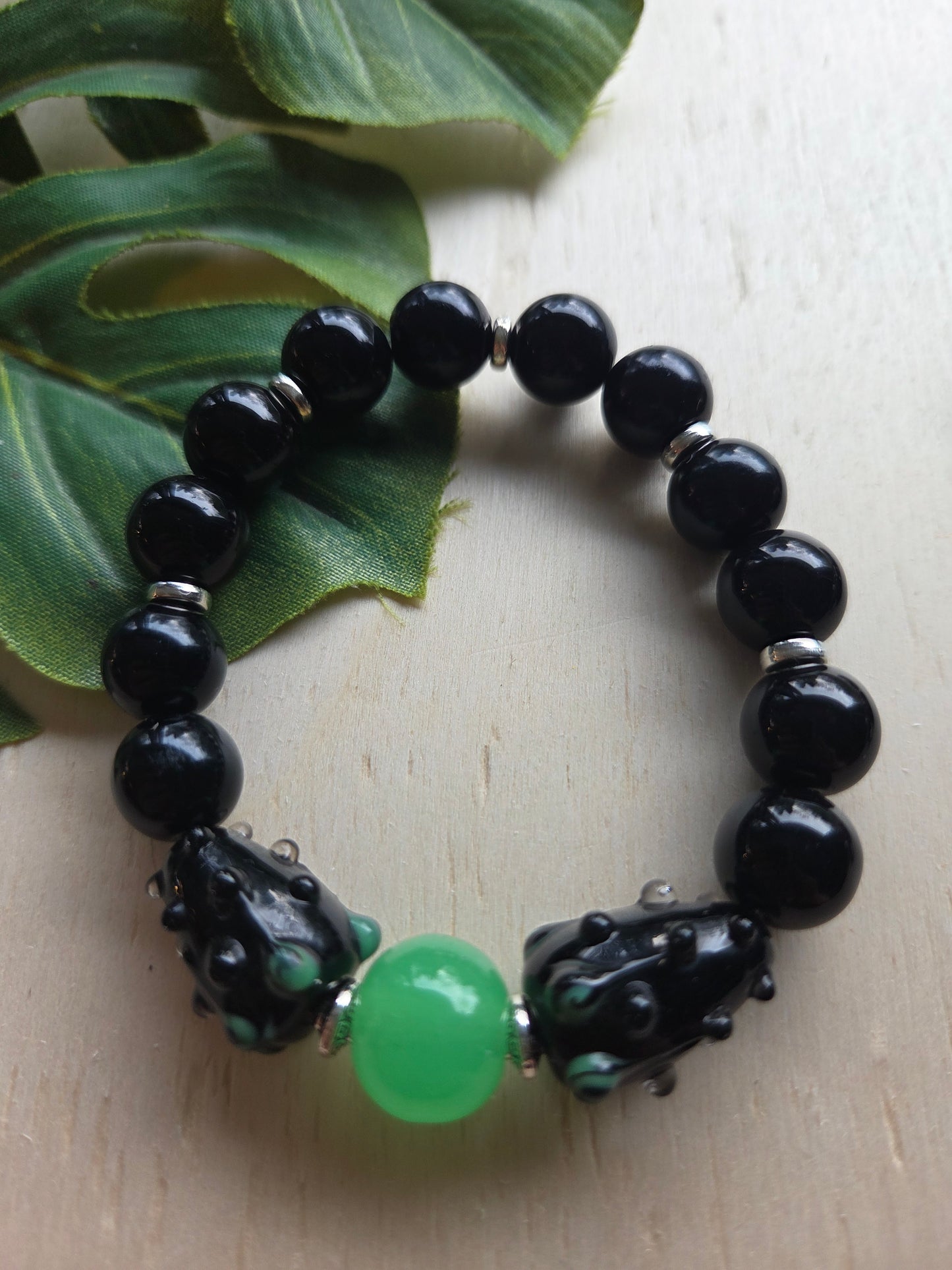 Armbänder 3 er Set schwarz mit Blüten Perlen