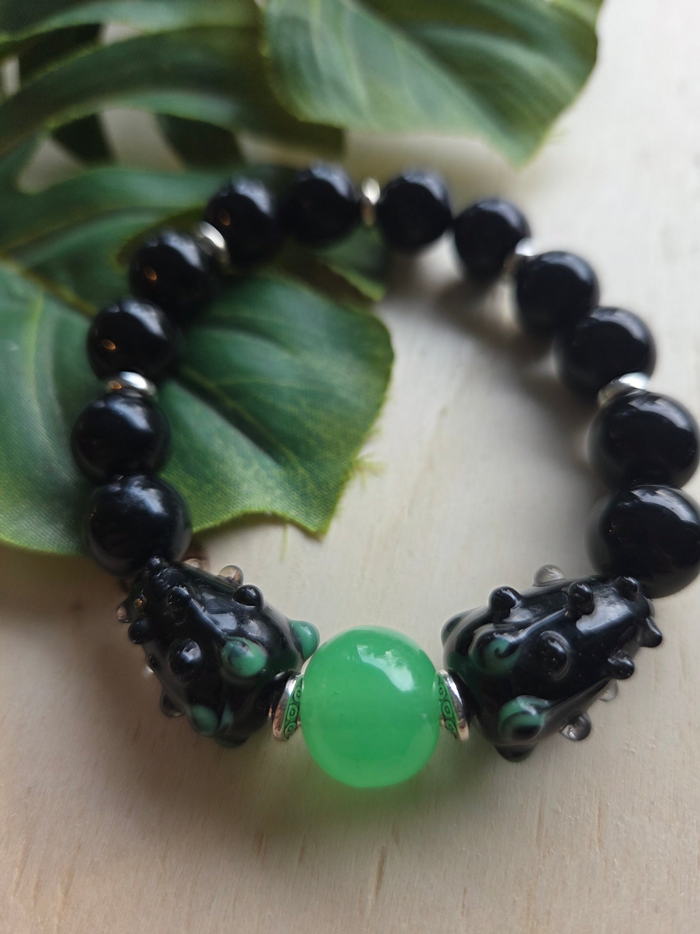 Armbänder 3 er Set schwarz mit Blüten Perlen