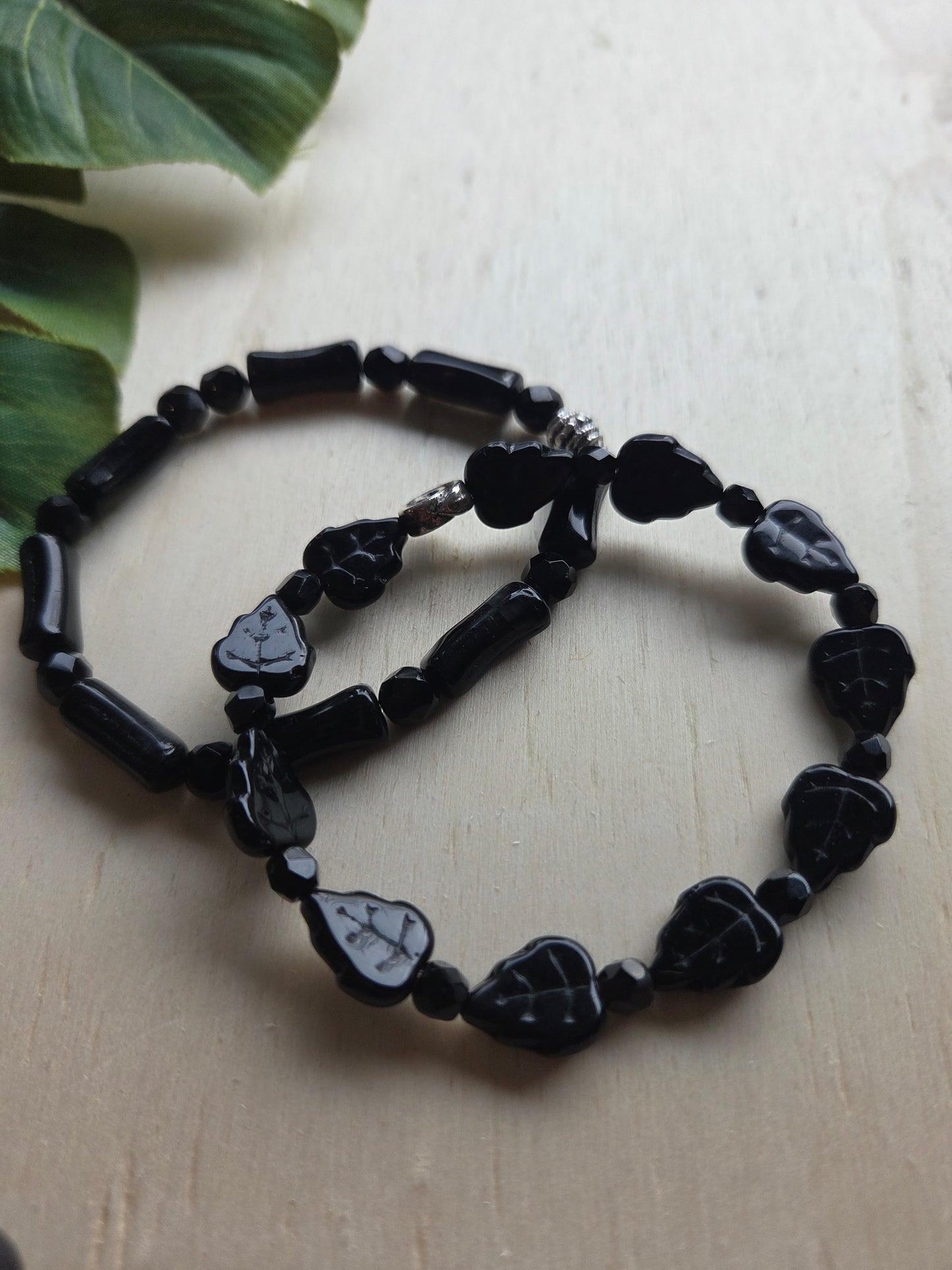 Armbänder 3 er Set schwarz mit Blüten Perlen