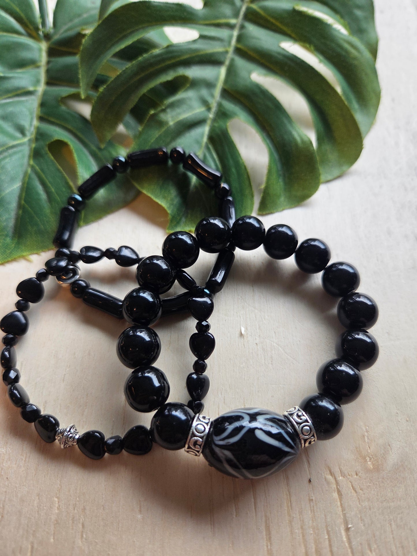 Armbänder 3er Set schwarz mit Schöner Perle