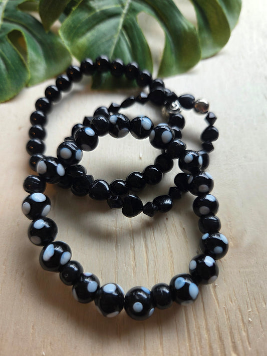 Armbänder 3er Set schwarz mit schw/weiß Perlen