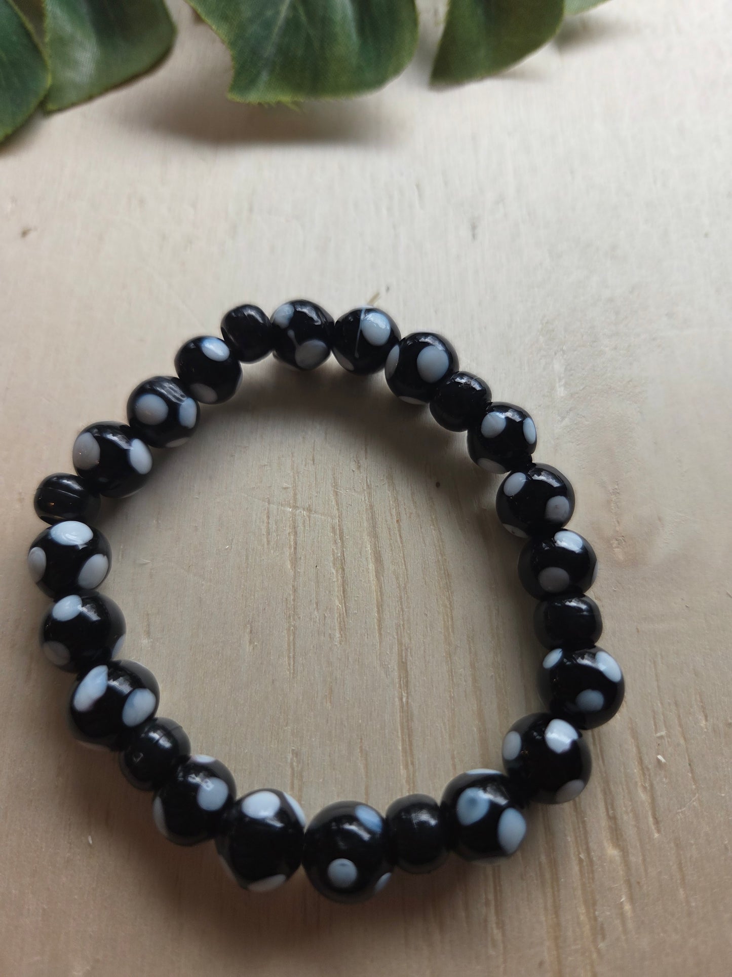 Armbänder 3er Set schwarz mit schw/weiß Perlen