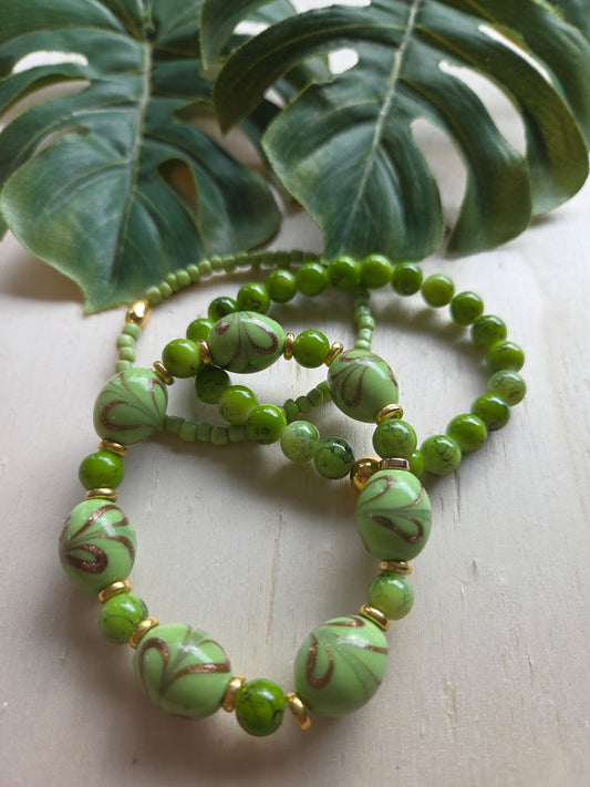 Armbänder 3er Set grün schöne Perlen